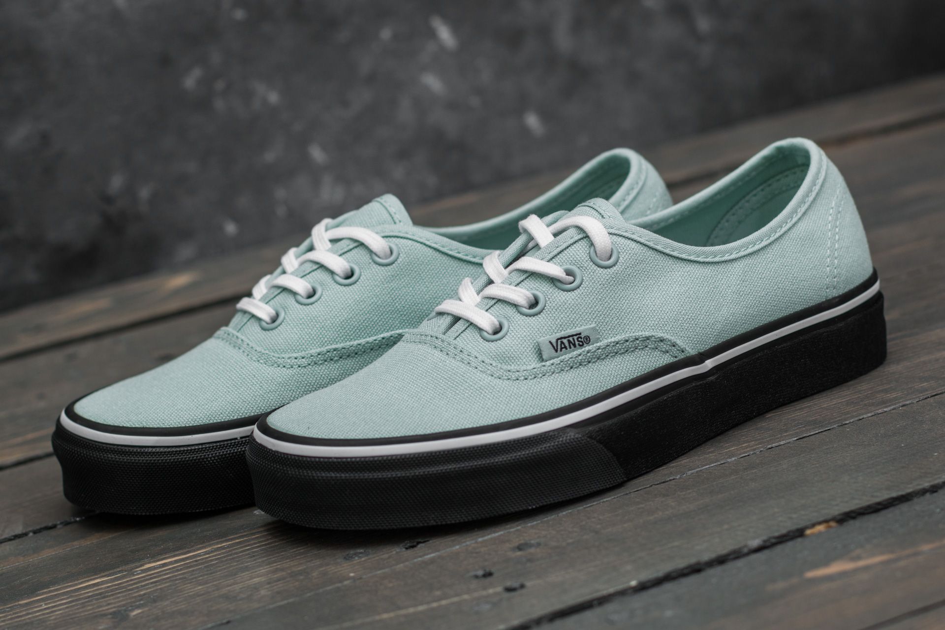 vans authentic unisex