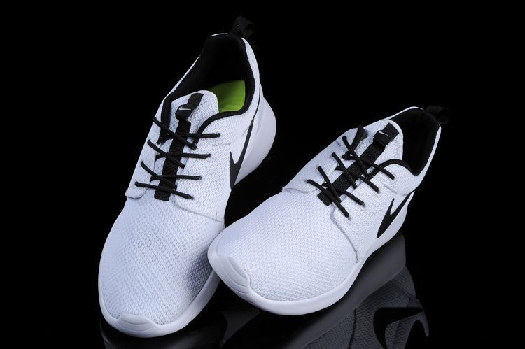 Nike Roshe Run ID  Black/White