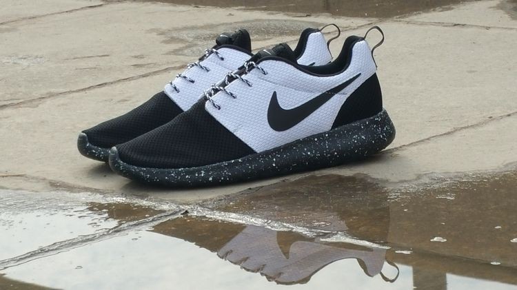 Nike Roshe Run ID  Black/White Черно белые