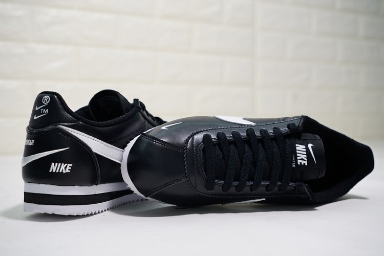 Nike Classic Cortez Premium Mini Swoosh 807480-004