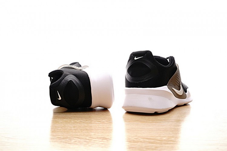  Nike Arrowz SE 902813-003
