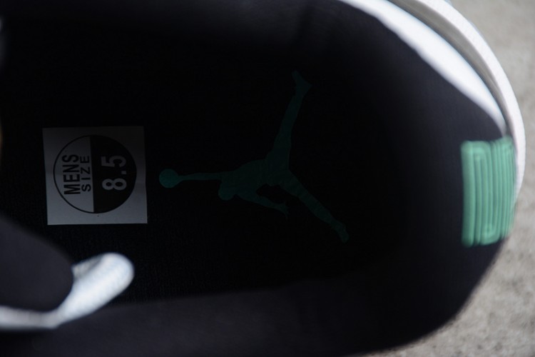 Nike Air Jordan 11 Low Easter 528895-145