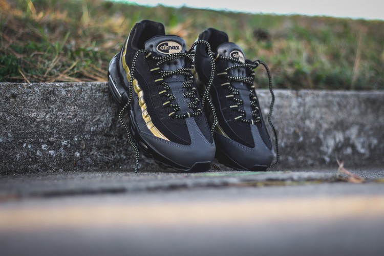 Nike air max 95 Premium “Black-Metallic Gold”