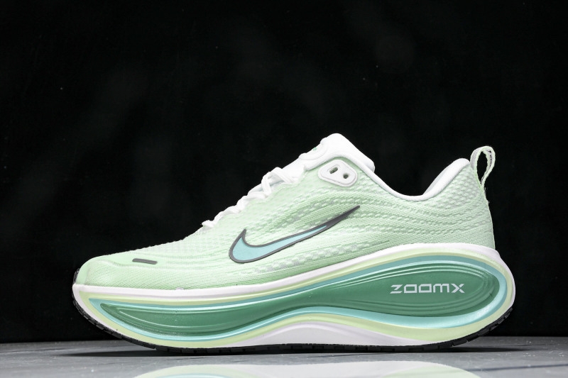 Nike Air ZoomX Vomero 18 Plus