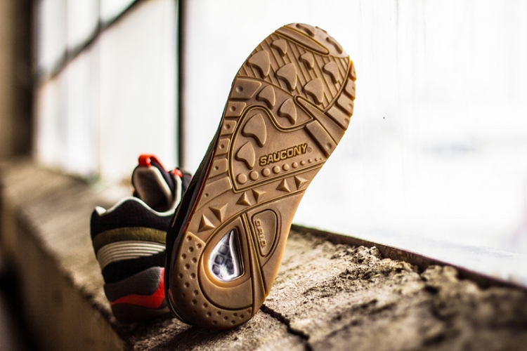 UBIQ x Saucony Grid 9000 Dirty Martini