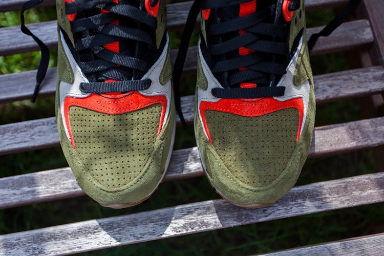UBIQ x Saucony Grid 9000 Dirty Martini