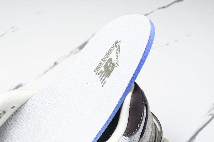  New Balance 9060 U906OFNA