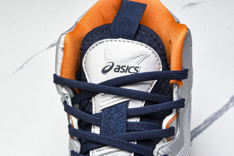 Asics Nova Surge 3 1061A048-020