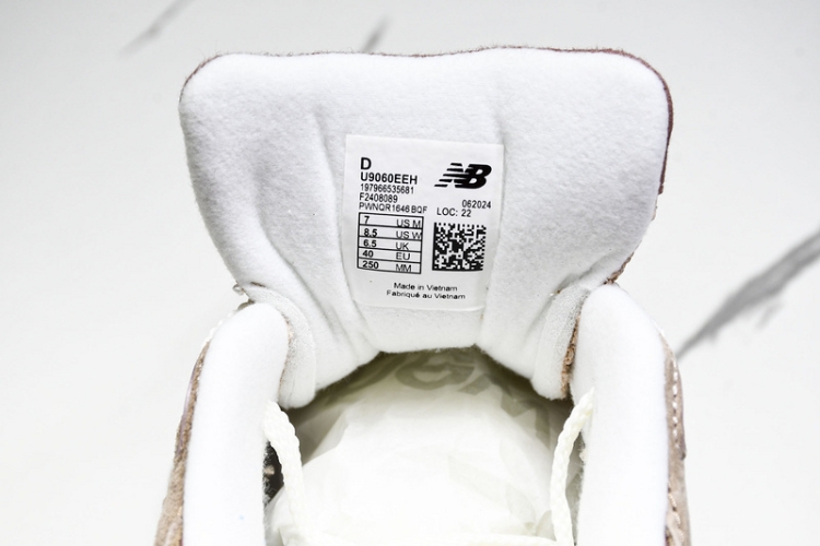  New Balance 9060 U906OEEH