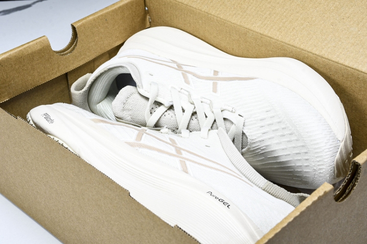 Asics Gel-Nimbus 27 1011C096-200