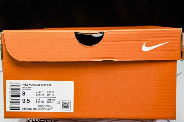 Nike Air ZoomX Vomero 18 Plus HM6805 108 