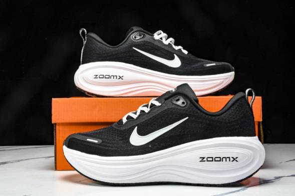 Nike Air ZoomX Vomero 18 Plus HM6805 108 
