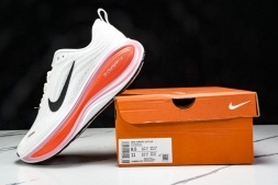 Nike Air ZoomX Vomero 18 Plus HM6805 120