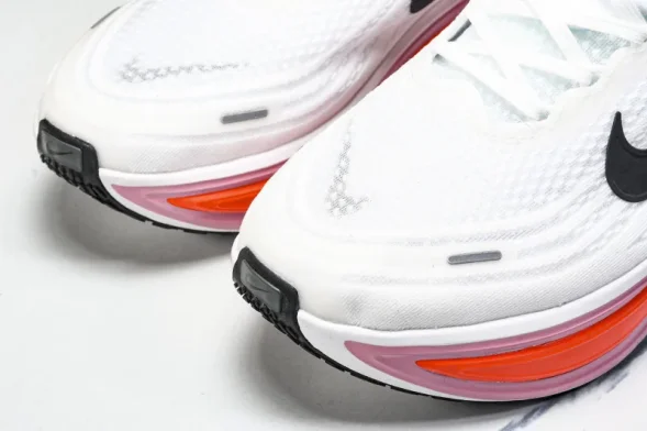 Nike Air ZoomX Vomero 18 Plus HM6805 120  