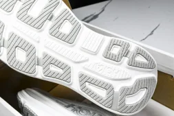 HOKA Bondi 9 1162012 SDSTS