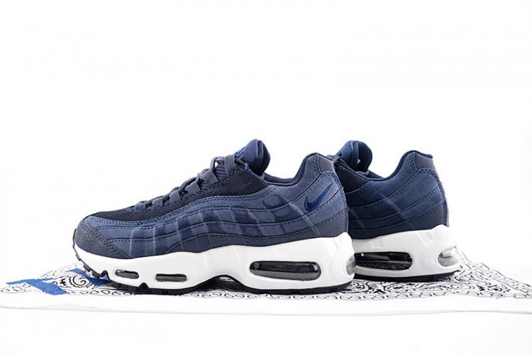 Nike WMNS Air Max 95 Essential 834668-062