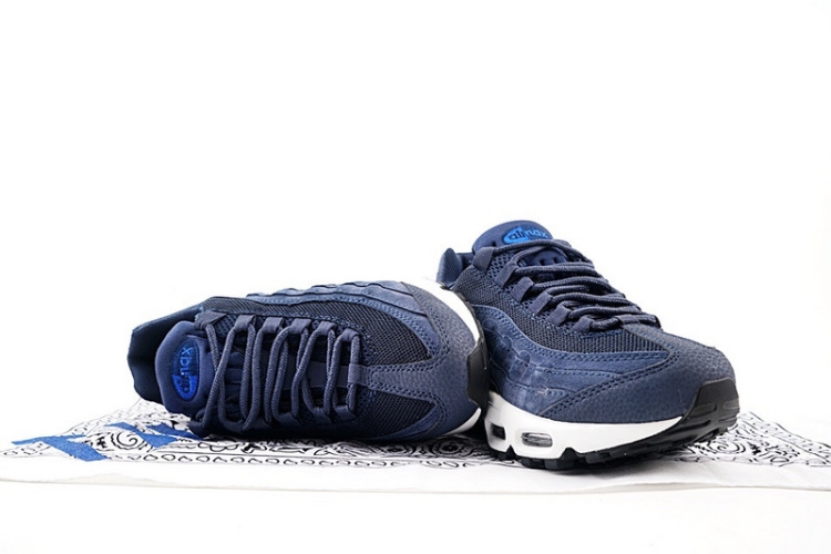 Nike WMNS Air Max 95 Essential 834668-062