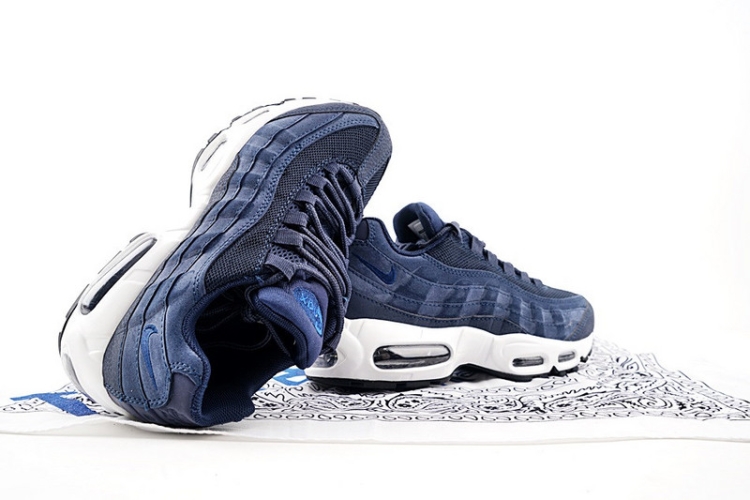 Nike WMNS Air Max 95 Essential 834668-062