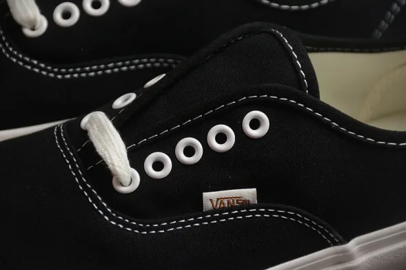 Vans Authentic VR3 VN0005UD1KP 