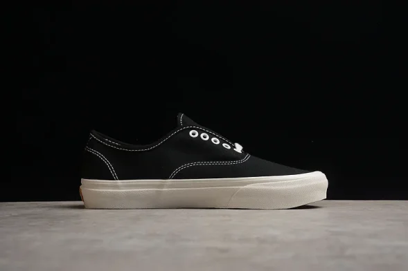 Vans Authentic VR3 VN0005UD1KP 