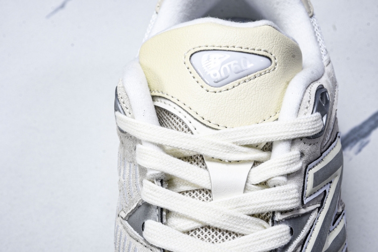  New Balance 9060 U9060WHT