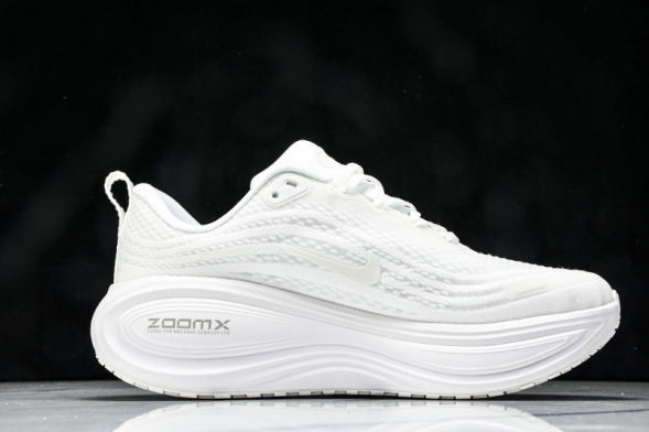 Nike Air ZoomX Vomero 18 Plus HM6805 102 