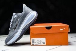Nike Air ZoomX Vomero 18 Plus HM6805 124