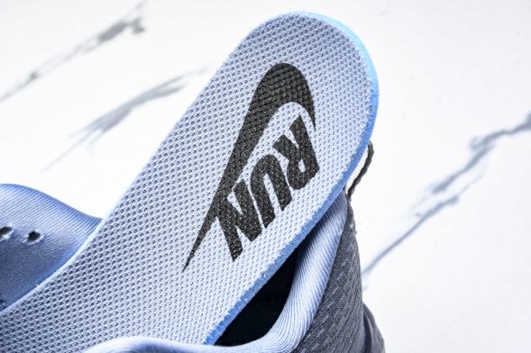 Nike Air ZoomX Vomero 18 Plus HM6805 124 