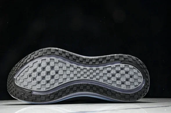 Nike Air ZoomX Vomero 18 Plus HM6805 124 