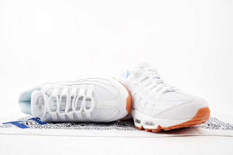 Nike WMNS Air Max 95 Essential 807443-061