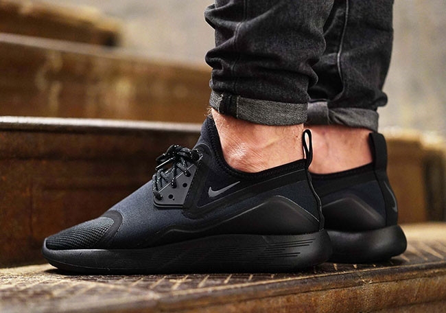 Nike LunarCharge Premium LE “Triple Black” 923619-001