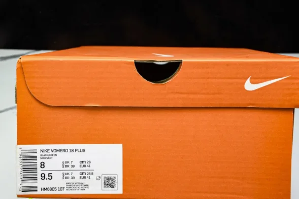 Nike Air ZoomX Vomero 18 Plus HM6805 107  