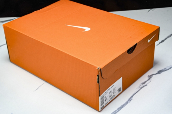 Nike Air ZoomX Vomero 18 Plus HM6805 107  