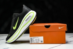 Nike Air ZoomX Vomero 18 Plus HM6805 107