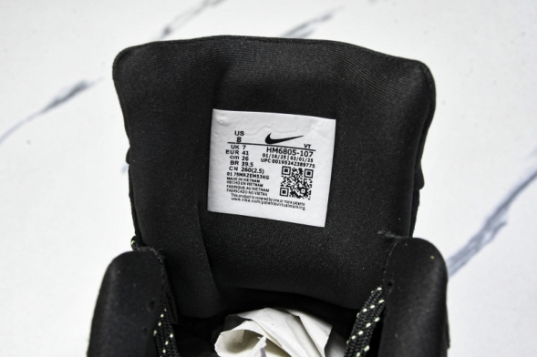 Nike Air ZoomX Vomero 18 Plus HM6805 107  