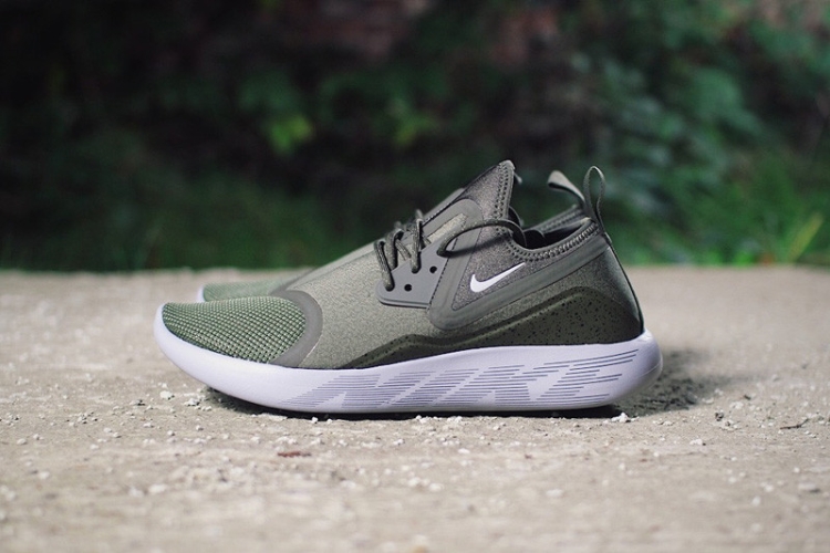 Nike LunarCharge Premium LE “Olive” 923619-400