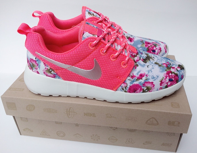 Nike Roshe Run Customs Flower