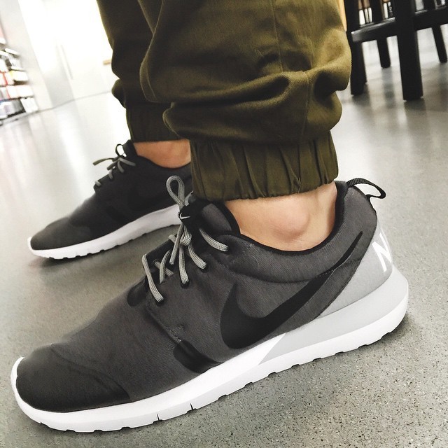 NIKE ROSHE RUN NM SP