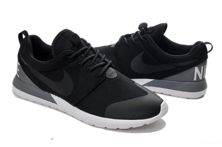 NIKE ROSHE RUN NM SP