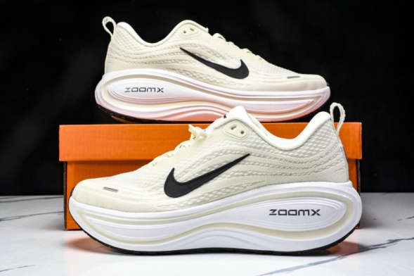 Nike Air ZoomX Vomero 18 Plus HM6805 113 