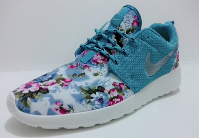 Nike Roshe Run Customs Flower