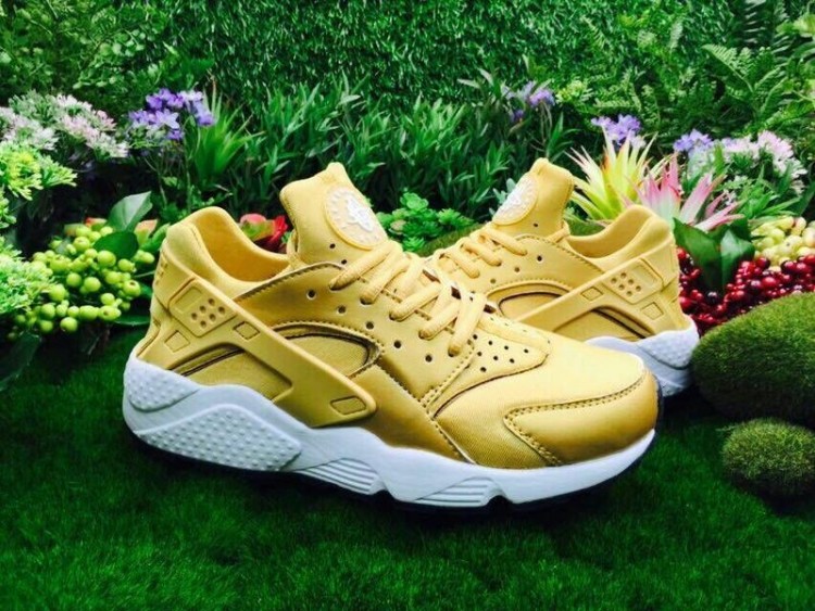  Nike Air Huarache LE 