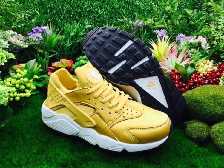  Nike Air Huarache LE 