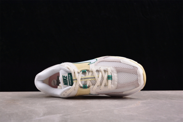 Nike Zoom Vomero 5 SP FZ8361-100