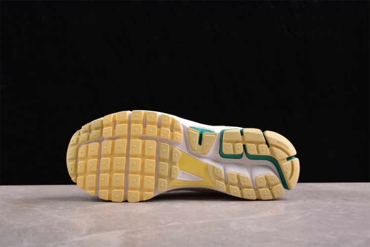  Nike Zoom Vomero 5 SP FZ8361-100