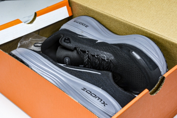 Nike Air ZoomX Vomero 18 Plus HM6805 