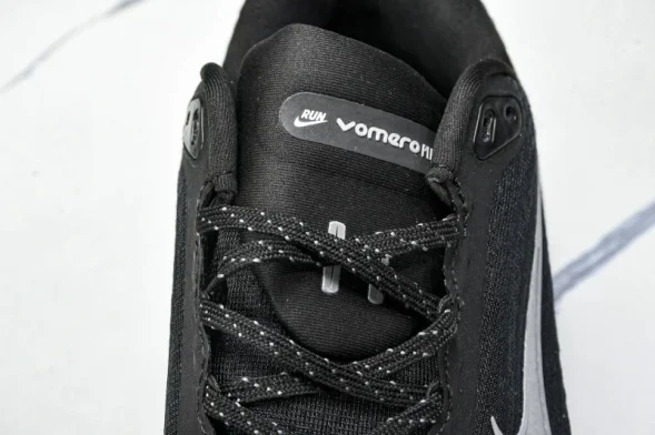 Nike Air ZoomX Vomero 18 Plus HM6805 