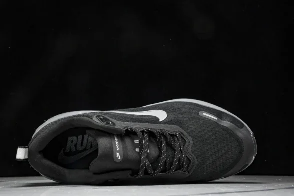 Nike Air ZoomX Vomero 18 Plus HM6805 