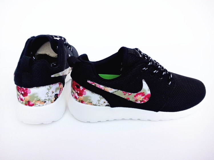 Nike Roshe Run Customs Flower