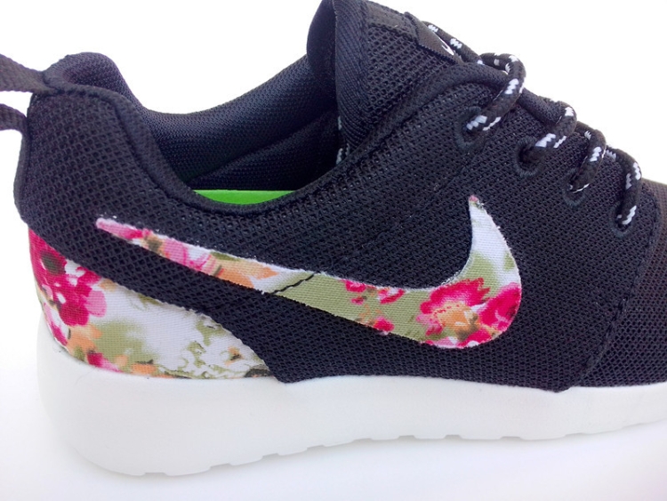 Nike Roshe Run Customs Flower